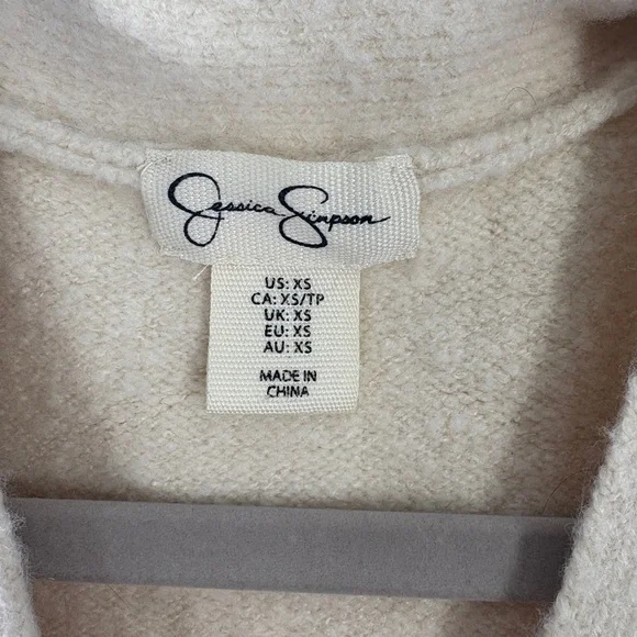 Jessica Simpson Cream Floral V-Neck Sweater Vest - Picture 4 of 8